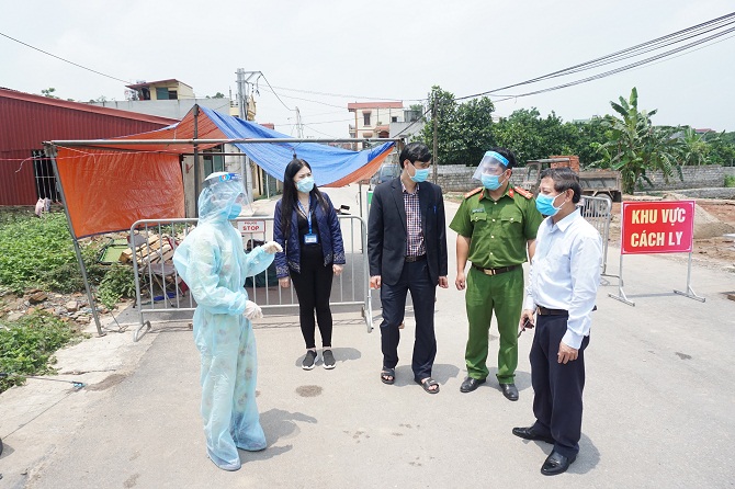 Lãnh đạo Sở Y tế Hà Nội làm việc với chính quyền huyện Thường Tín và xã Dũng Tiến về công tác phòng, chống dịch Covid-19