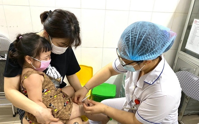 Người dân cần chủ động đưa trẻ đi tiêm vaccine phòng bệnh bạch hầu