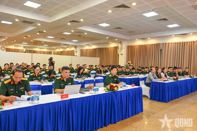 CDC Hà Nội tập huấn an toàn tiêm chủng cho lực lượng quân y
