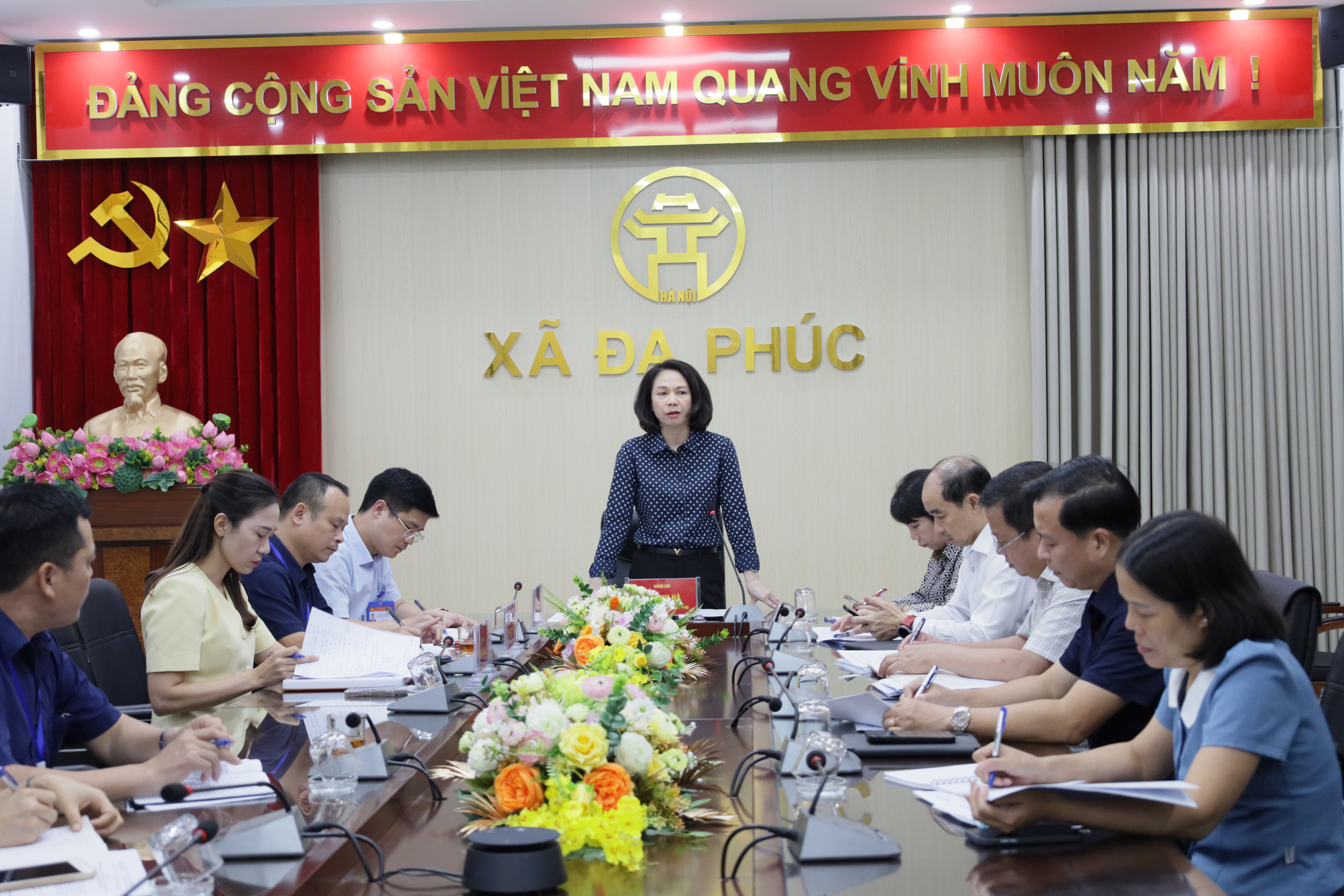 Phó Chủ tịch thành phố Hà Nội Vũ Thu Hà làm việc với xã Đa Phúc về công tác y tế và vệ sinh môi trường