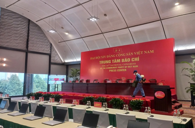 CDC Hà Nội xử lý môi trường phòng chống dịch bệnh phục vụ Đại hội đại biểu toàn quốc lần thứ XIV của Đảng