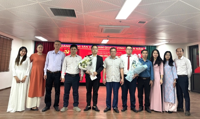 Chi bộ khoa Phòng, chống bệnh truyền nhiễm tổ chức Lễ kết nạp Đảng viên