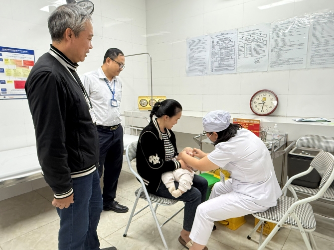 Hãy đưa trẻ đi uống vắc xin Rota trong Chương trình Tiêm chủng mở rộng đúng lịch và đủ liều