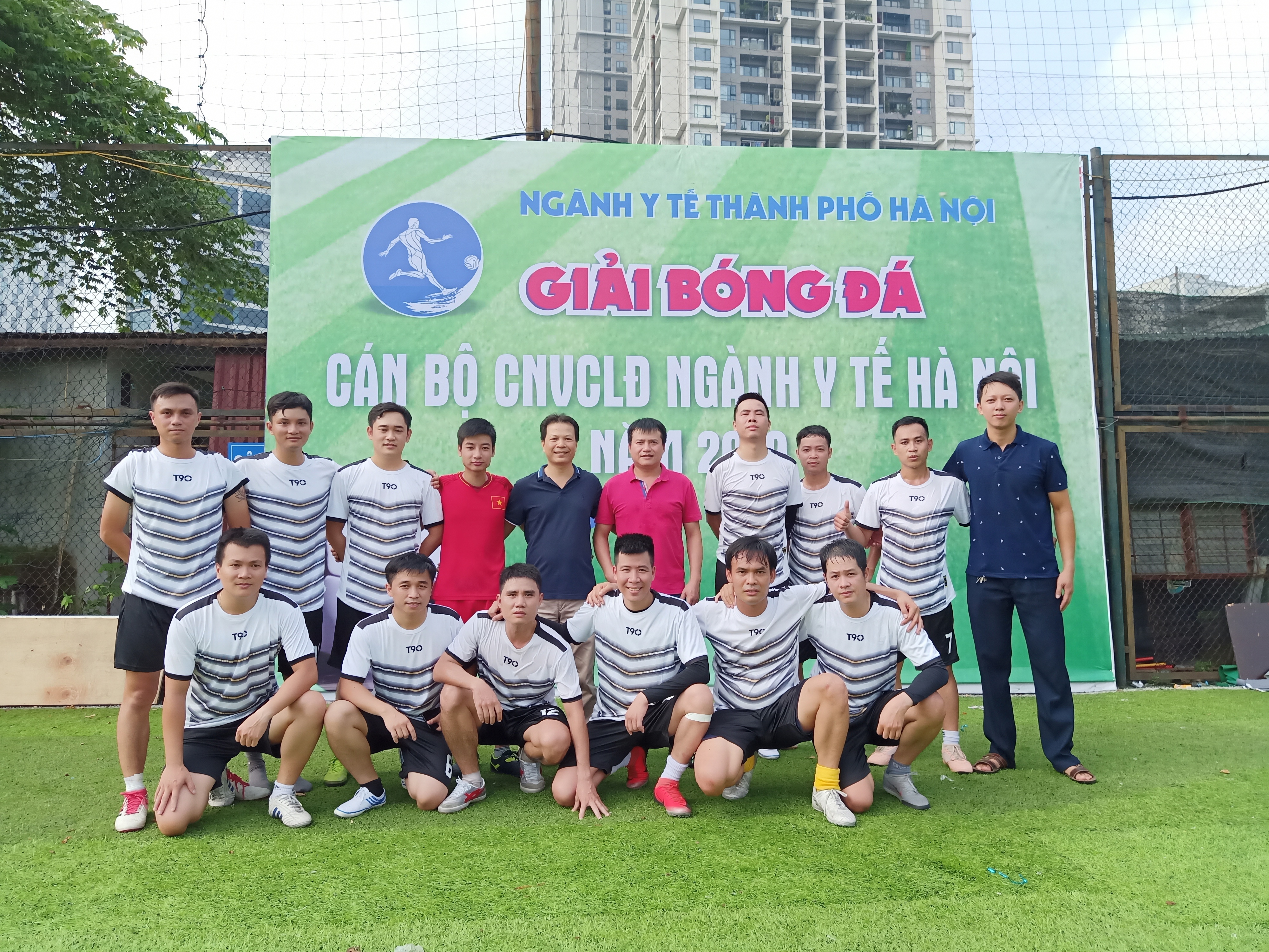 Trung tâm Kiểm soát bệnh tật thành phố Hà Nội tham gia giải bóng đá mini toàn ngành y tế Hà Nội