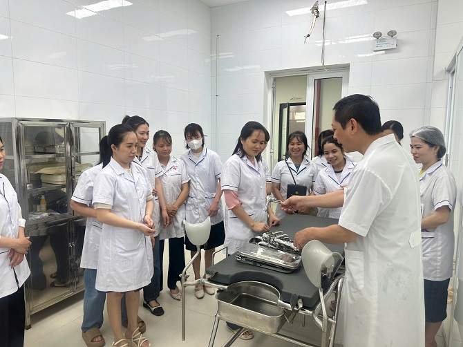 Tập huấn hướng dẫn dự phòng và kiểm soát ung thư cổ tử cung