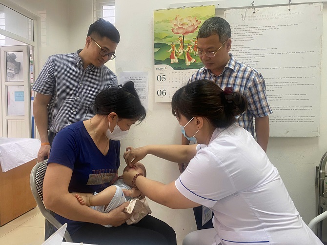 Hà Nội: đồng loạt bổ sung Vitamin A cho trẻ từ 6 đến dưới 36 tháng tuổi đợt I năm 2025