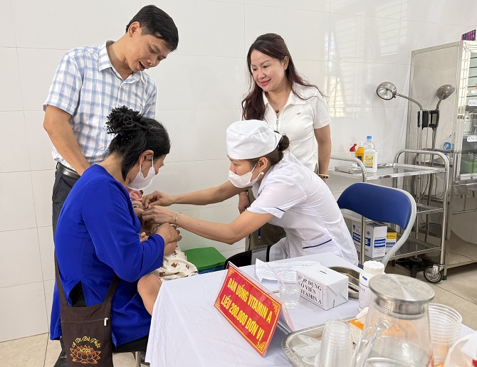 Giám sát công tác triển khai chiến dịch bổ sung Vitamin A đợt 1/2025