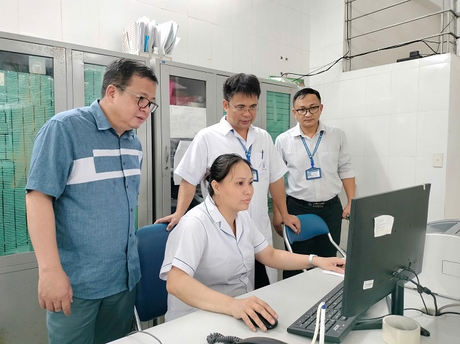 Hà Nội: Giám sát hoạt động tiêm chủng thường xuyên tại các điểm trạm y tế