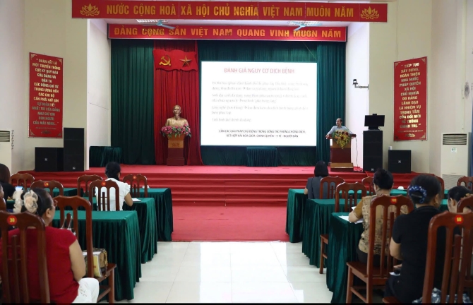 Tập huấn Đội phòng bệnh cộng đồng, chủ động phòng chống dịch bệnh truyền nhiễm tại xã Sơn Đồng